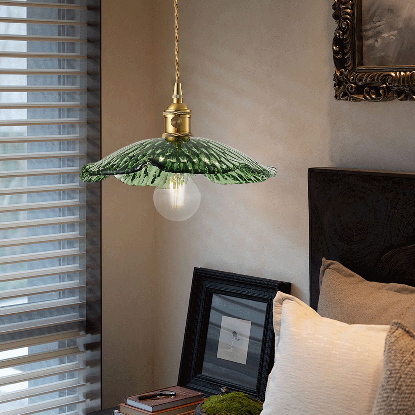 1-Light Vintage Green Glass Pendant Light with Floral
