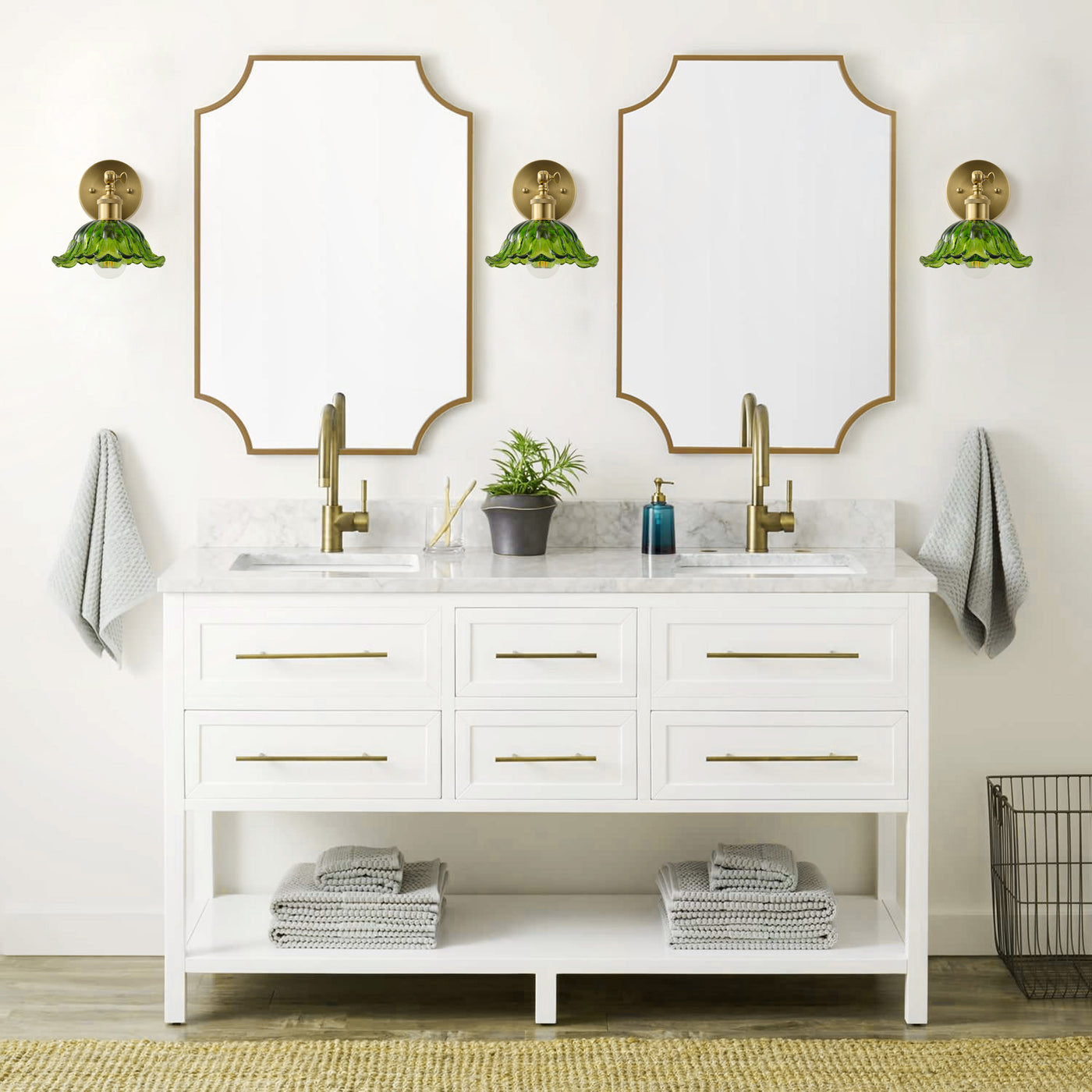 1 Light Vintage Style Green Glass Wall Sconce Dewdrop Brass Vanity Light